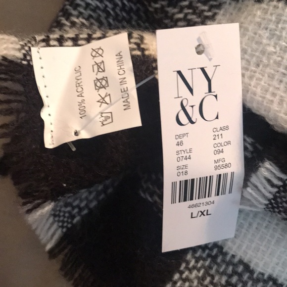 NY&C Light Weight Wrap NWT - Picture 5 of 6